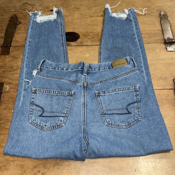 American Eagle Denim Distressed Mom Jeans Size 2 - Picture 4 of 13